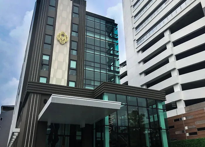 Maven Stylish Hotel